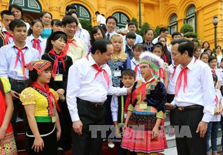 Chủ tịch nước Trần Đại Quang gặp mặt đoàn đại biểu trẻ em có hoàn cảnh đặc biệt, khó khăn tiêu biểu.